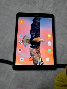 Samsung Black Tablet with Vibrant Eagle Display